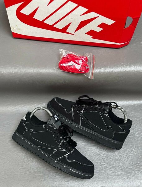Nike Travis scott