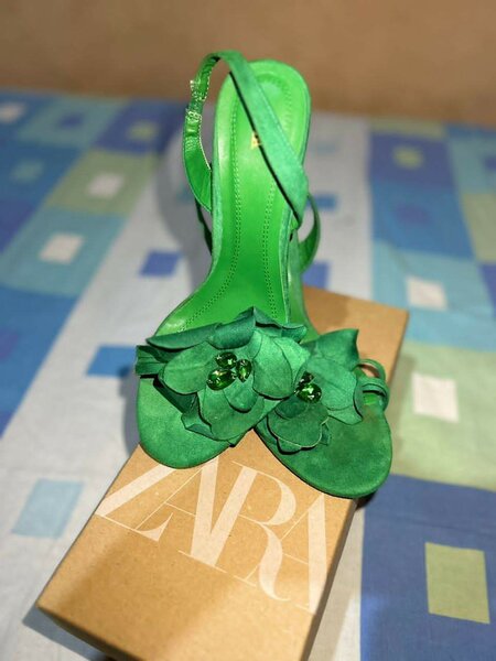 Shoe size 37
