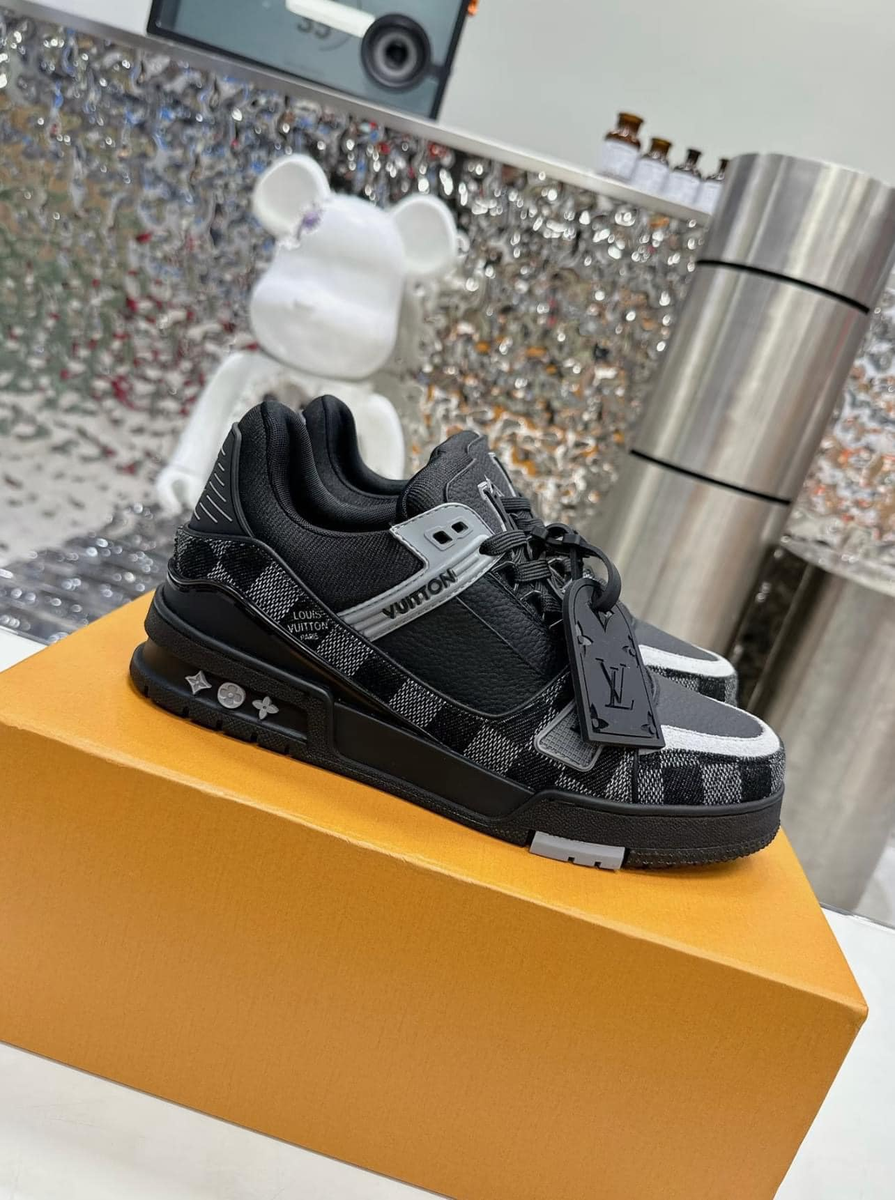 women's sneakers
