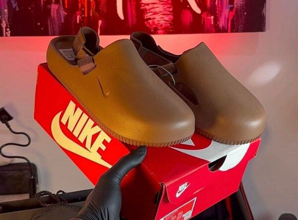 Sandales Nike modernes unisexes