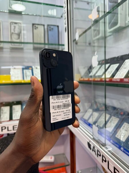 iPhone 13 simple