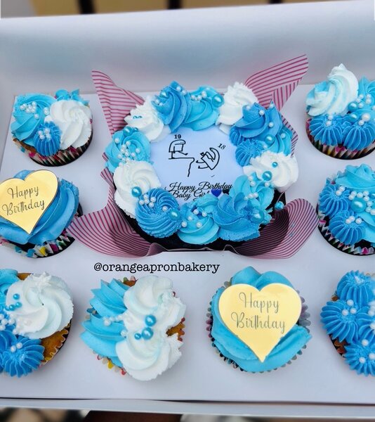Bento + 8 cupcakes