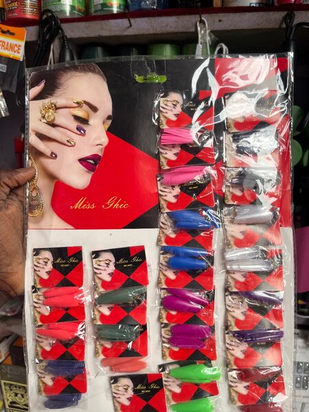 Ongles faux colorés Miss Chic