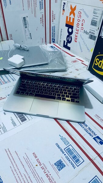 MACBOOK PRO A1502