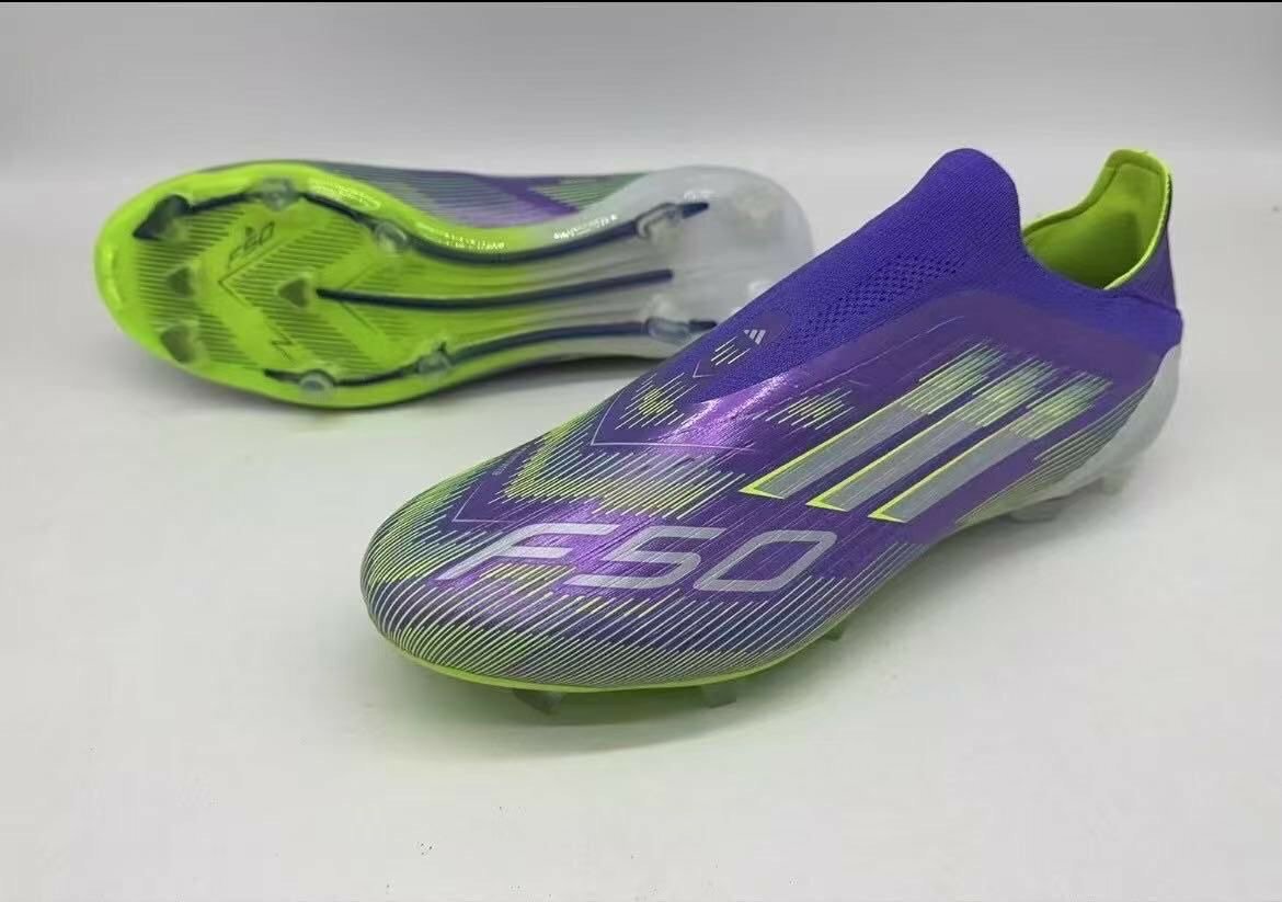 Chaussures de Football Futuristes