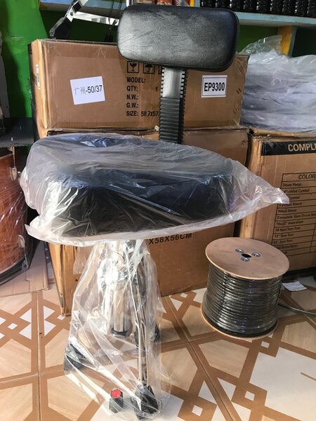 Drum throne