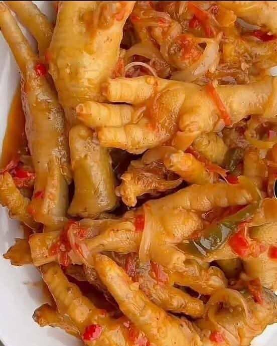 Sauté de pattes de poulet