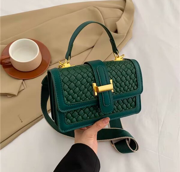 Crossing hand bags