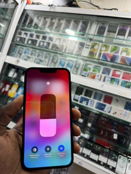 iPhone 13 Simple 128G Quasi Neuf