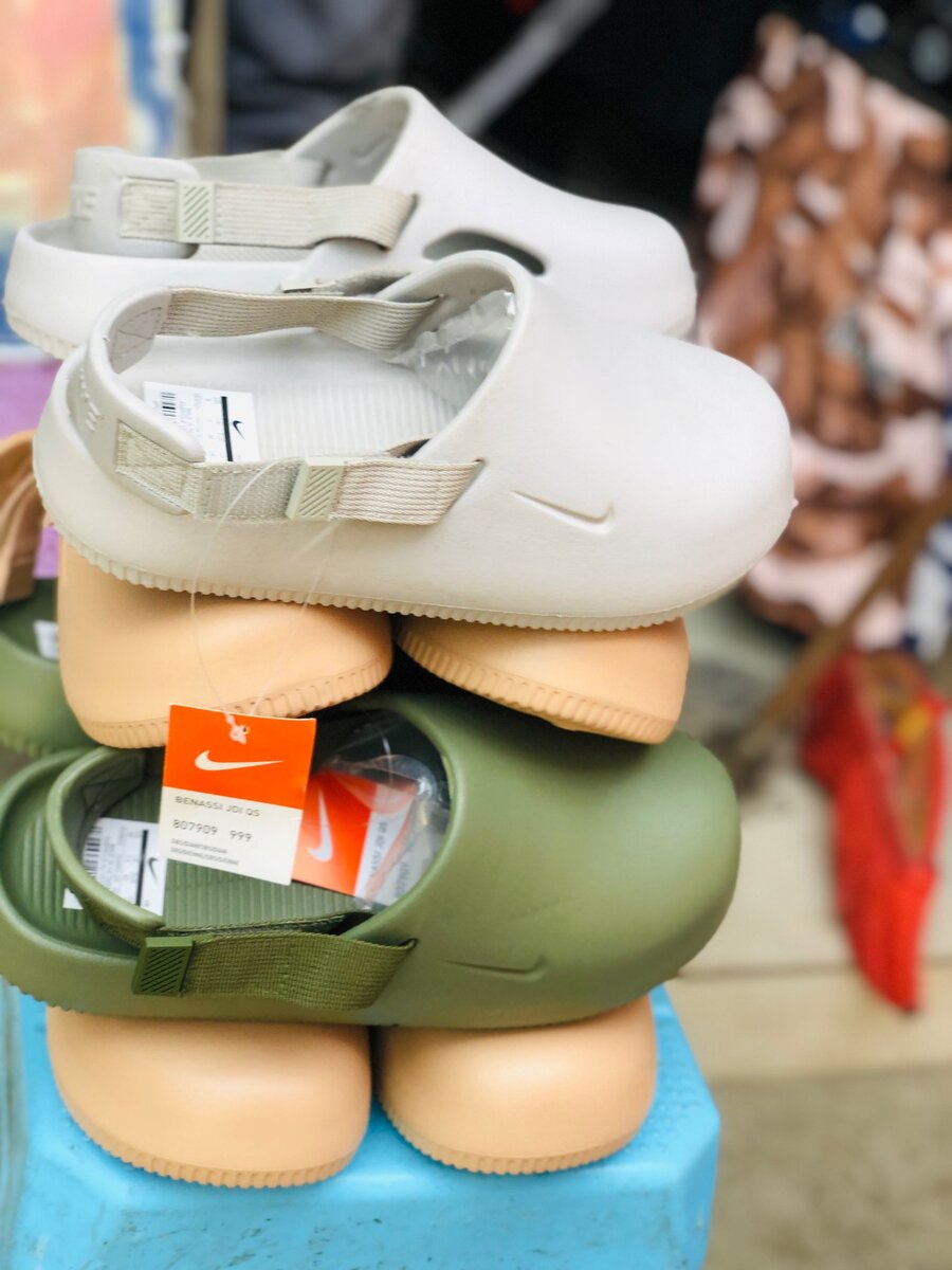 Nike slides