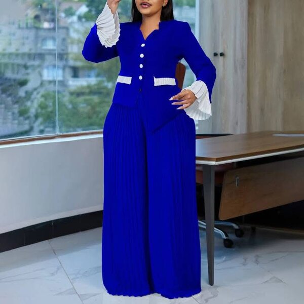 Ensemble pantalon bleu élégant
