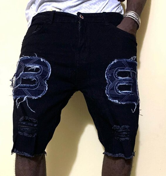 Short jeans