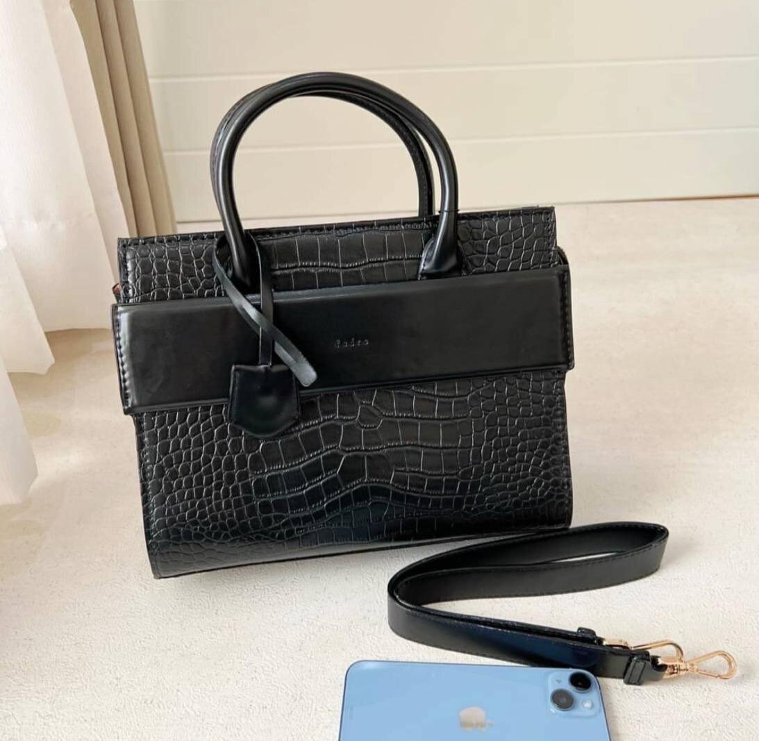 Ladies handheld bag