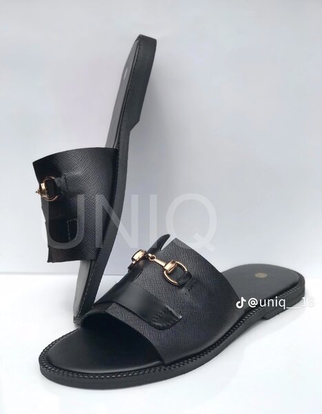 Madigs Slippers