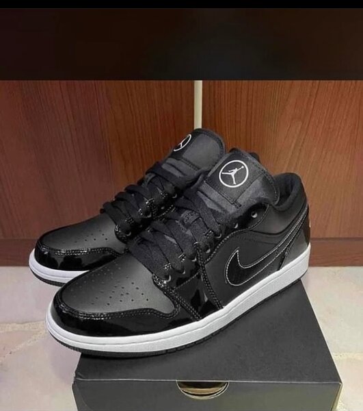 Benz low dunks