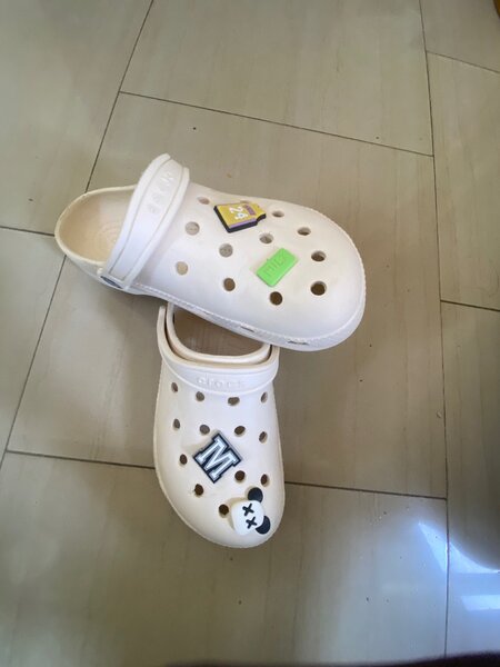 CROCS