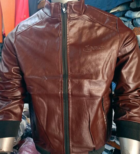 Veste en Skaï ( cuir synthétique) 