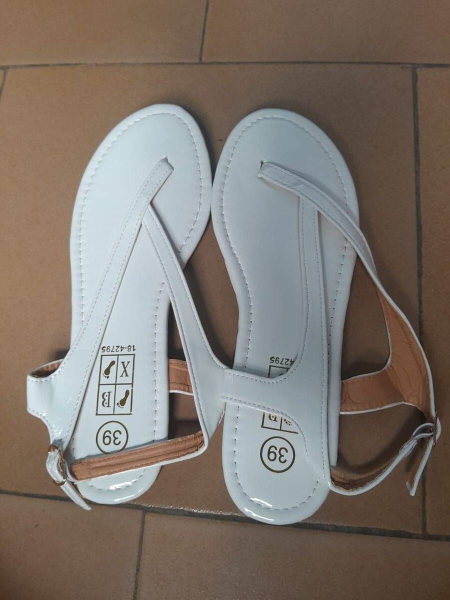 Sandales plates tendance femme