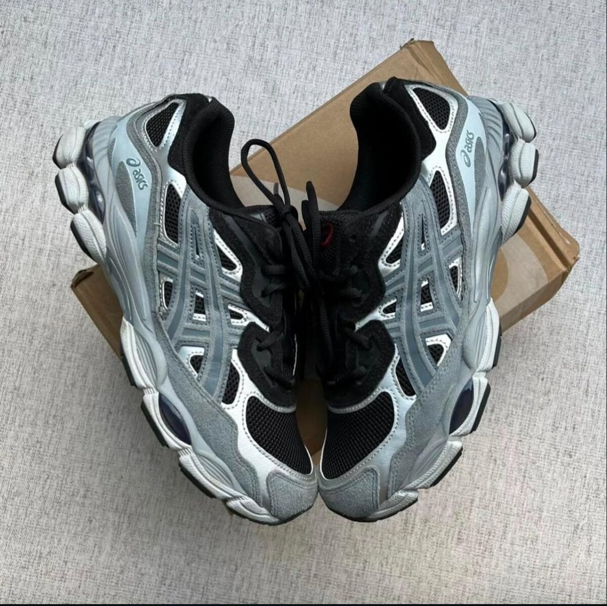 ASICS CLASSIC