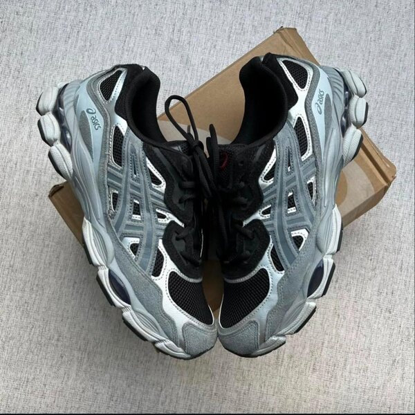 ASICS CLASSIC