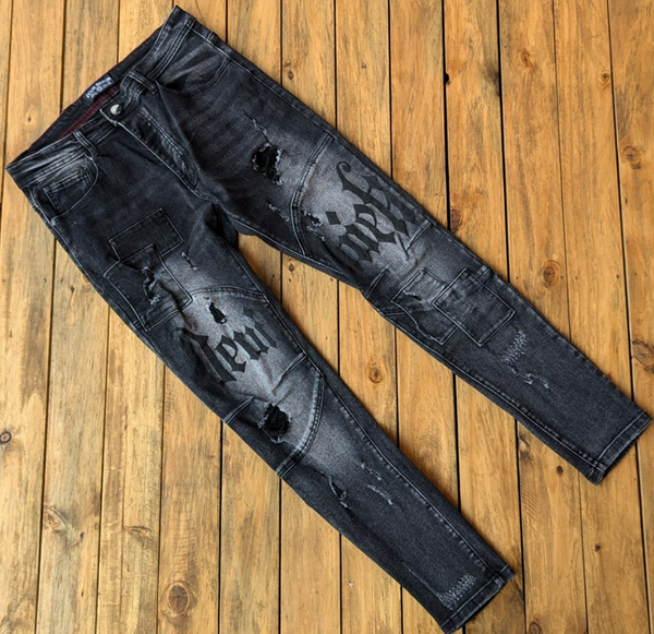  Ripped jeans 