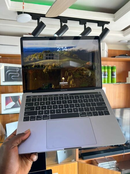 *2019 MACBOOK PRO*