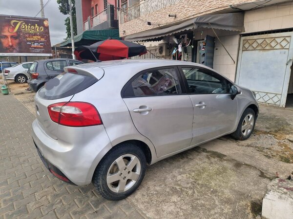 Automobile