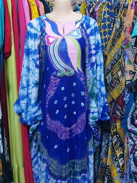 Robe brodée