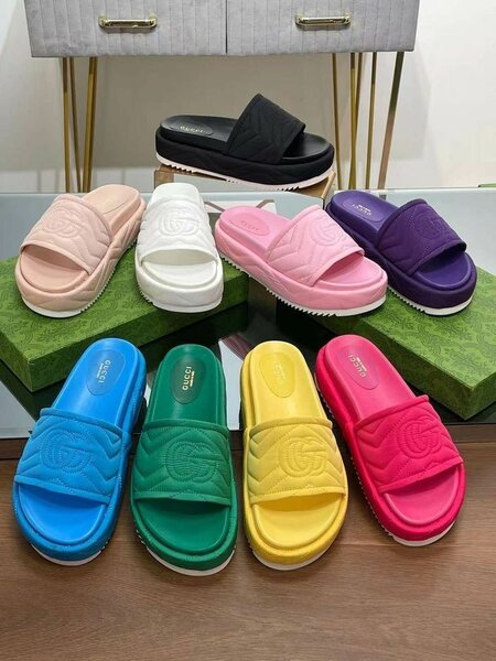 Women's slippers
