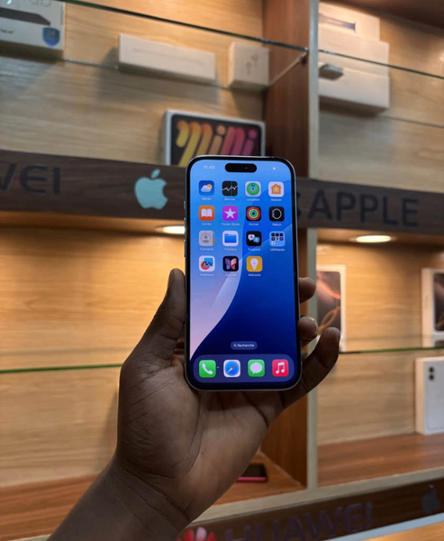 iPhone 15 Blanc Neuf 128GB