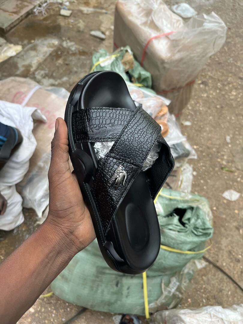 Sandales en cuir croisé