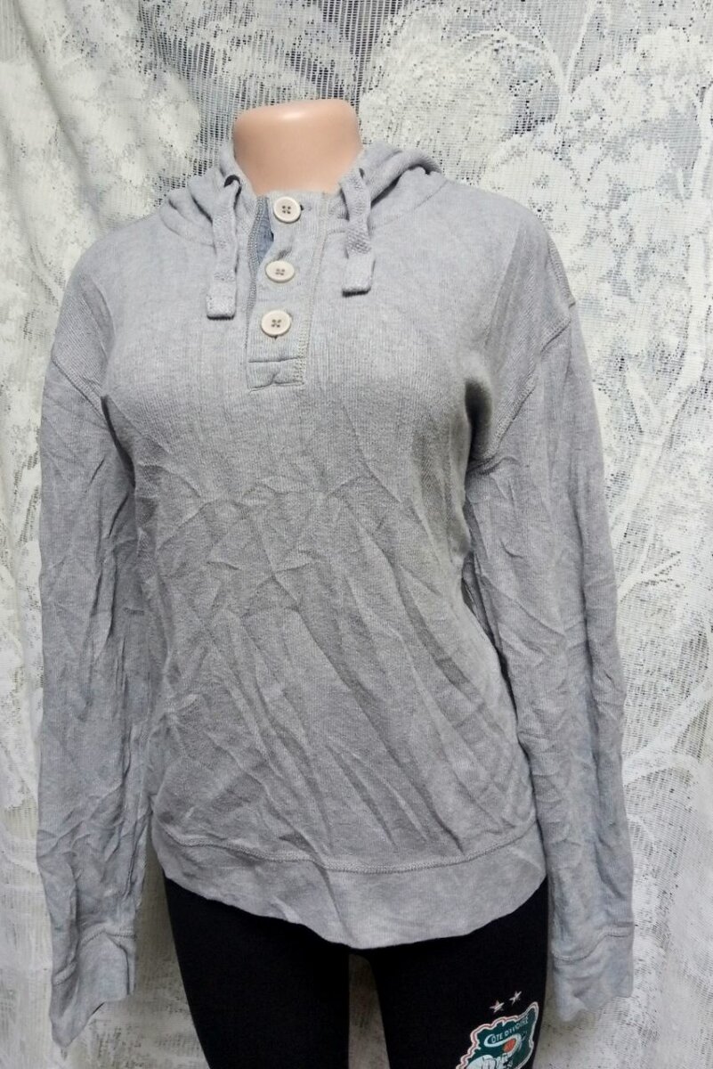 Sweatshirt à capuche grise