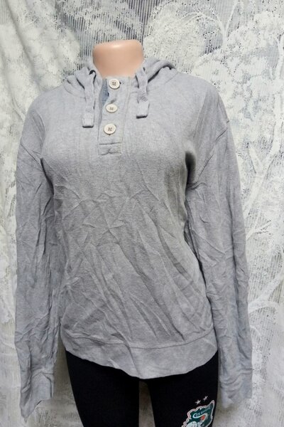 Sweatshirt à capuche grise