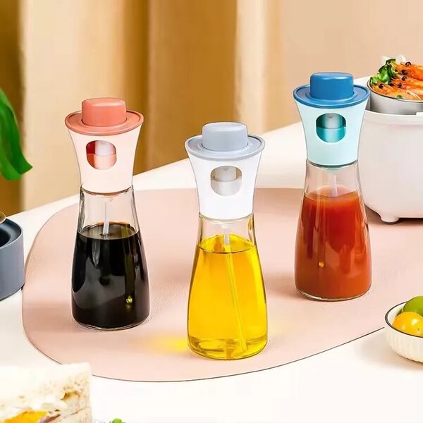 Oil spray bottle