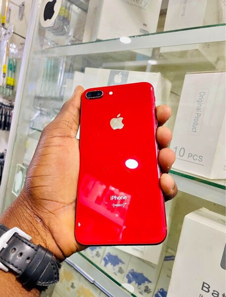 IPHONE 8+ 64Gig