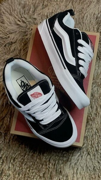 VANS KNU SKOOL