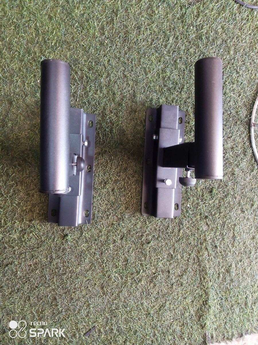 Wall speaker stand