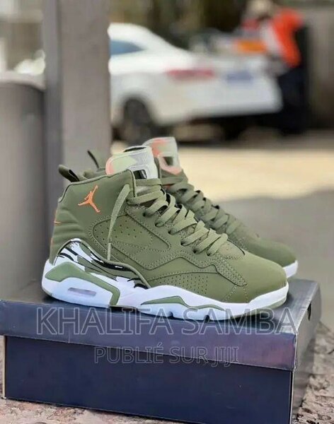 Sneakers