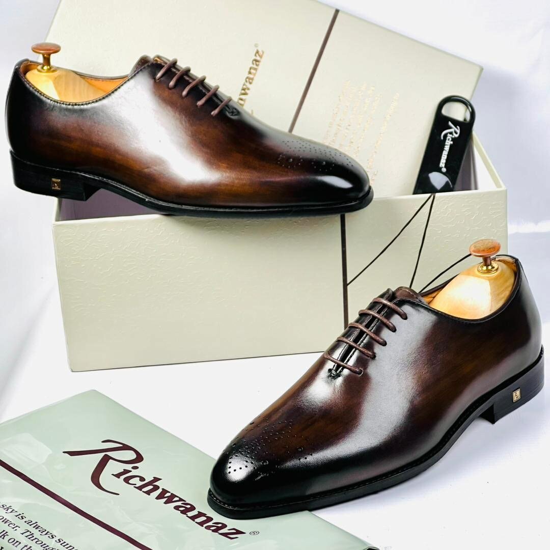 Mens Lace shoe