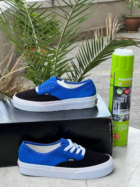 Baskets unisex bleu et noir