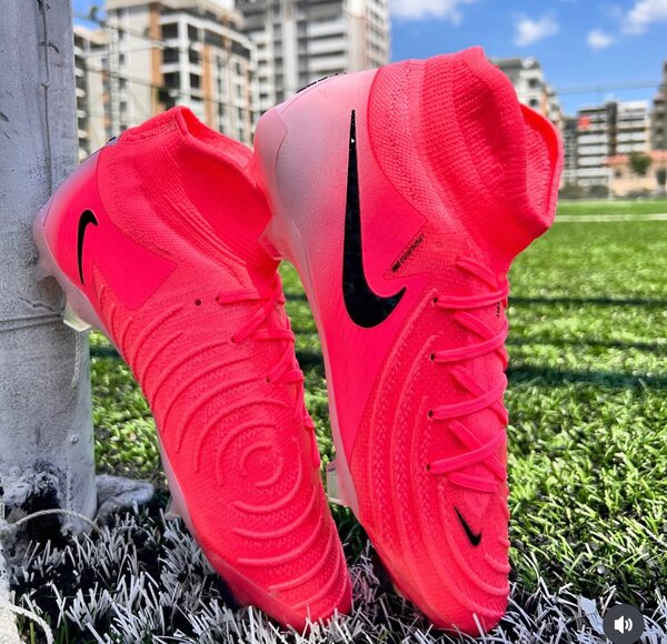 Soccer boots