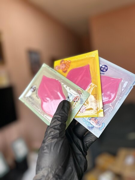 Lip mask