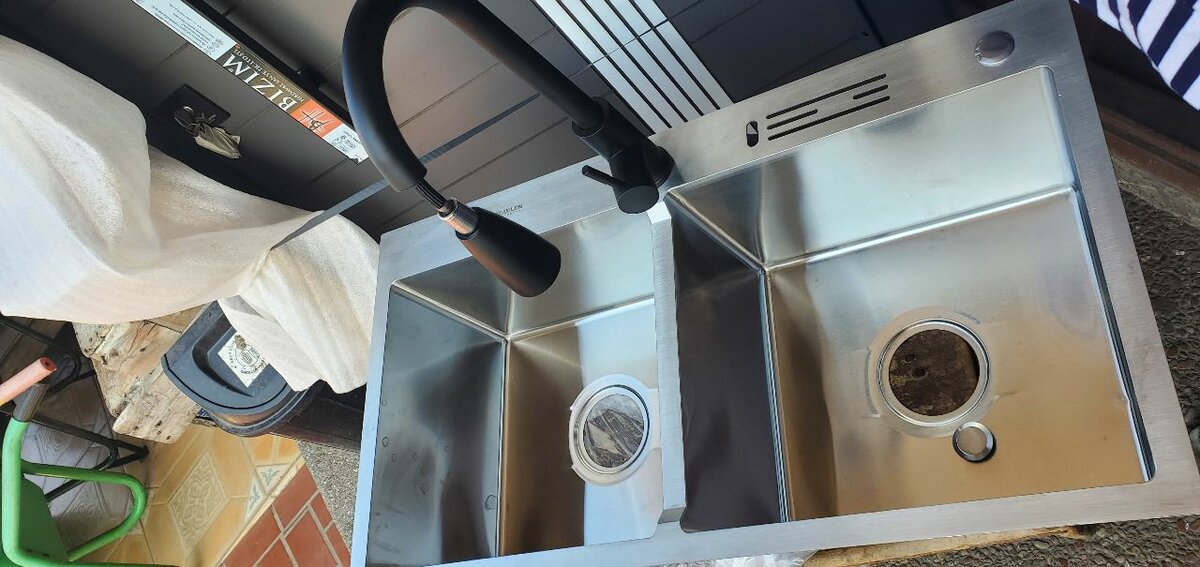 Kitchen sink