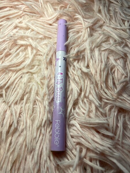 Crayon de sourcils
