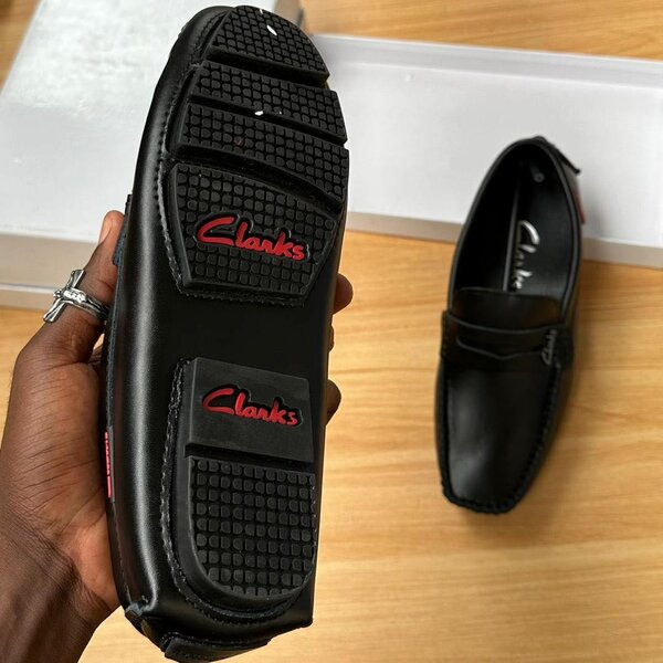 CLARKS LEATHER LOAFERS