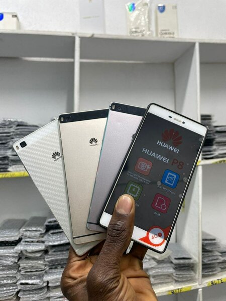 HUAWEI P8 (64GB-4RAM) QUASI NEUF