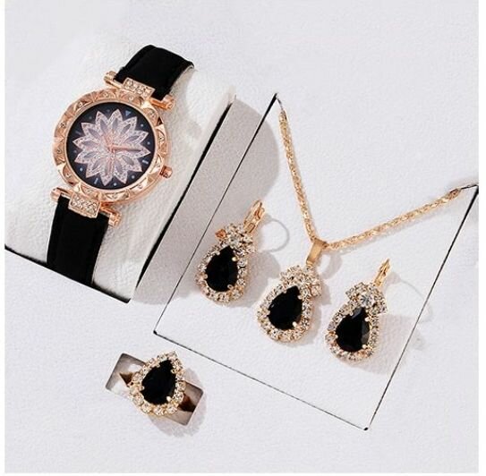 Ensemble de montre , bracelet, chaîne et boucle d'oreille