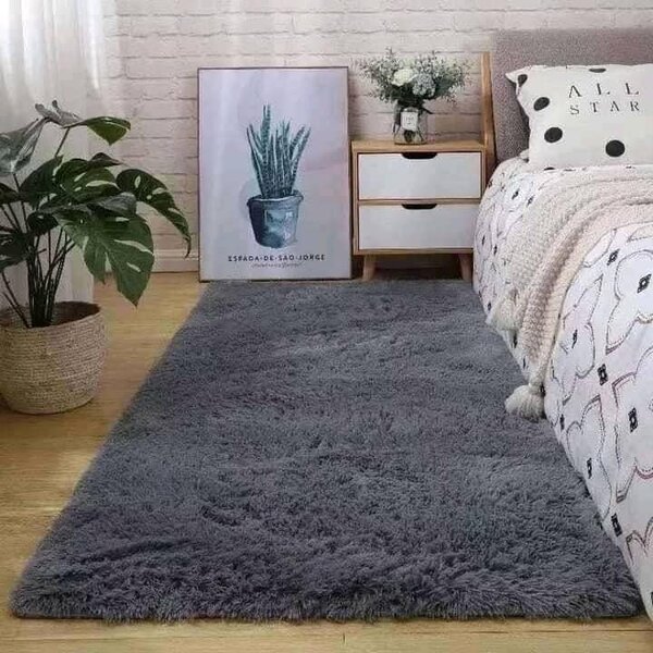 Fluphy carpets.