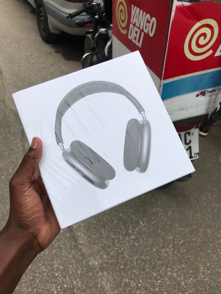 Apple AirPods max