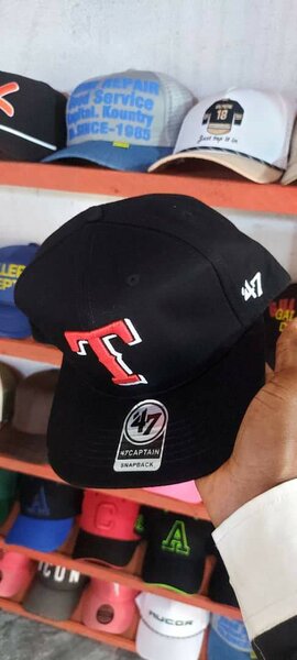 Casquettes neuves